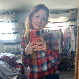 Meet your Posher, Crystal